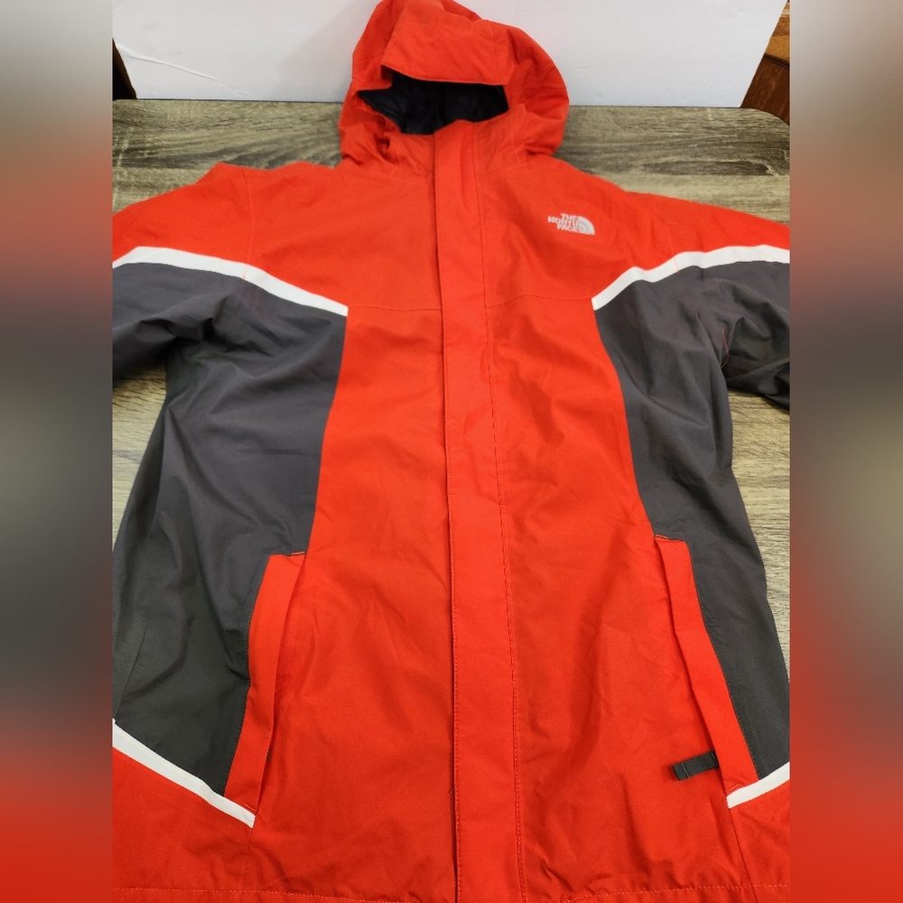 North Face HyVent Hooded Rain Jacket Boy's XL (18-20) Red Fleece Lined Windbreak